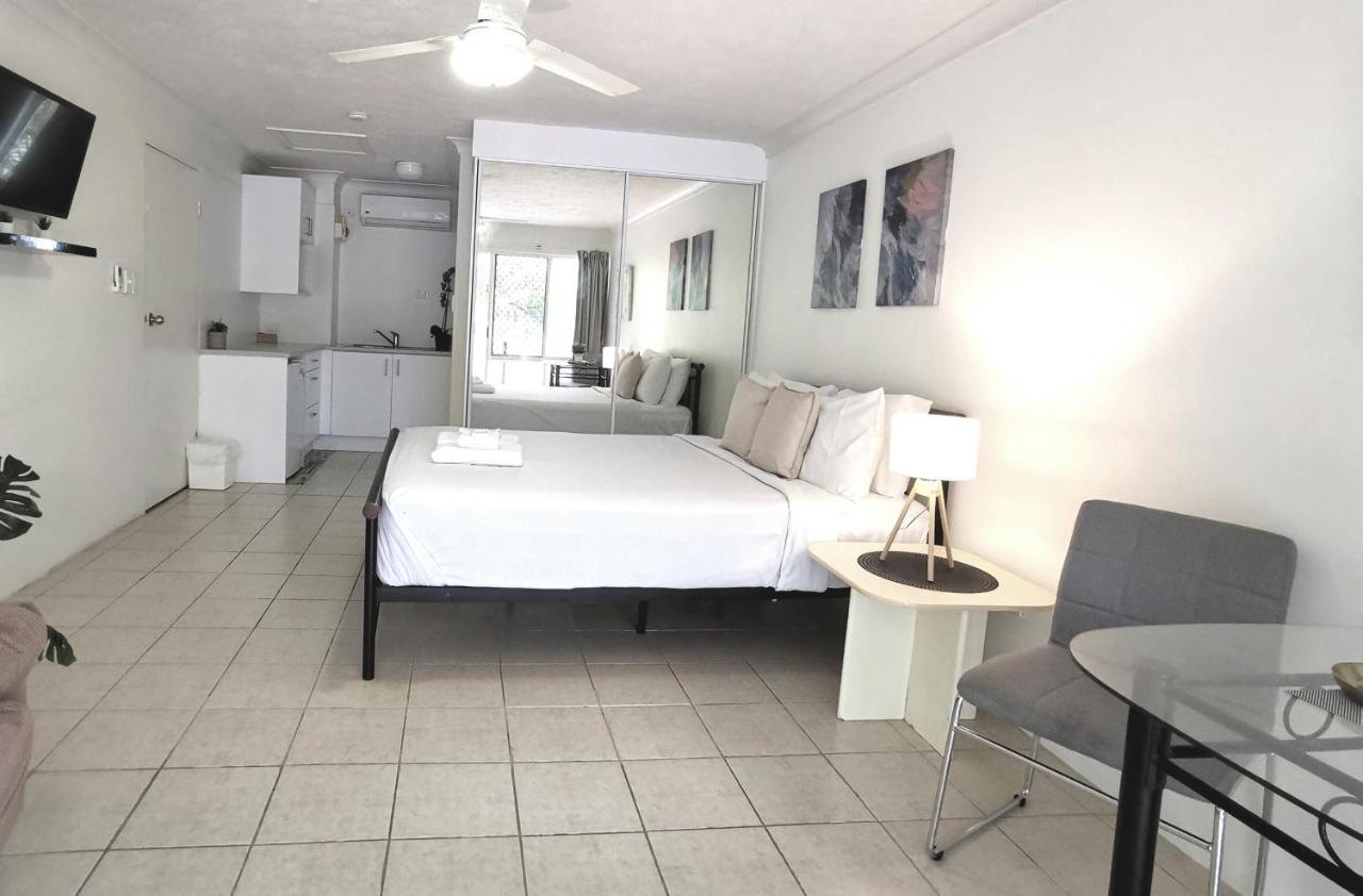Bay Of Palms Hotel Гоулд Коуст Екстериор снимка