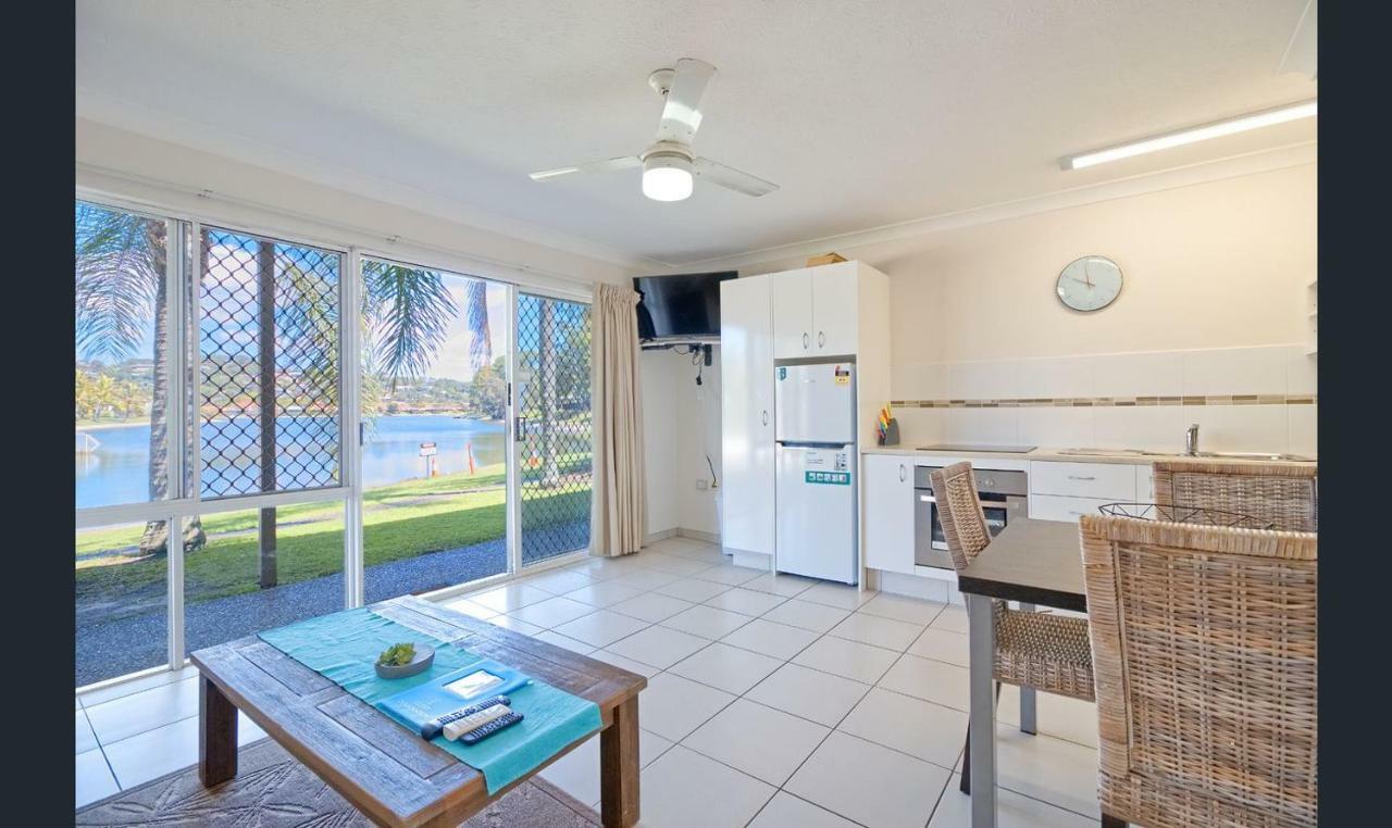 Bay Of Palms Hotel Гоулд Коуст Екстериор снимка